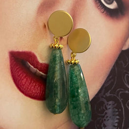 Aros Hippie Chic bañados en oro con maravillosa piedra Agata natural en forma de gota en tonos verdes