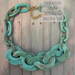 Collar Hippie Chic corto de acrilico en preciosos tonos turquesa y circulos grandes