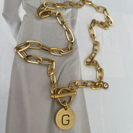 Collar Hippie Chic de cadena de acero inoxidable dorado, Letra G