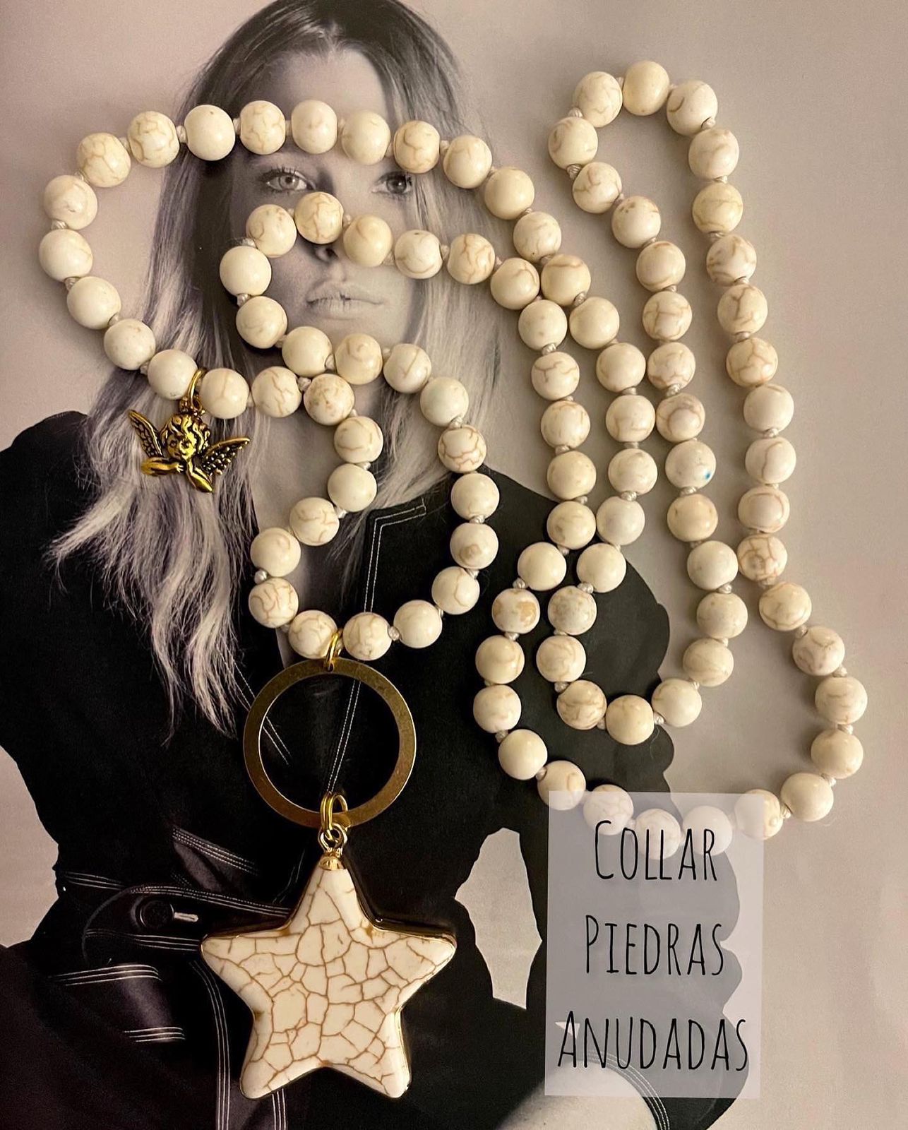 Collar hippiechic piedras blanco invierno anudadas, colgante estrella