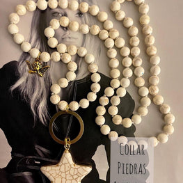 Collar hippiechic piedras blanco invierno anudadas, colgante estrella