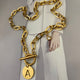 Collar Hippie chic de acero inoxidable dorado, letra A